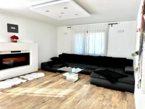 Spacious Green Cosy Apt near Maribor with Pool and Parking